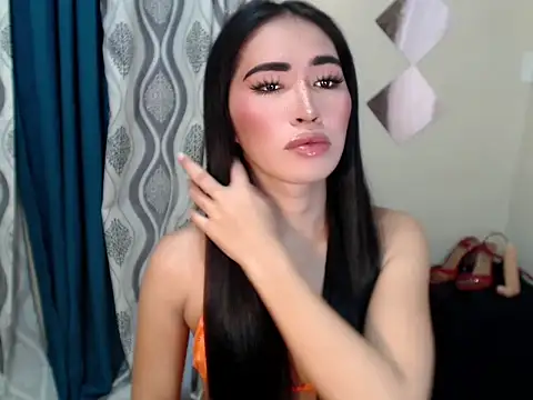 Snapshot of urasiankylie chatting on 05-25-26, 05:11 urasiankylie online show from 05-25-26, 05:11