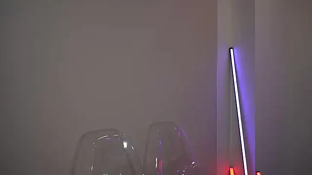 Snapshot of Polyvixennn chatting on 04-04-26, 06:53 Polyvixennn online show from 04-04-26, 06:53