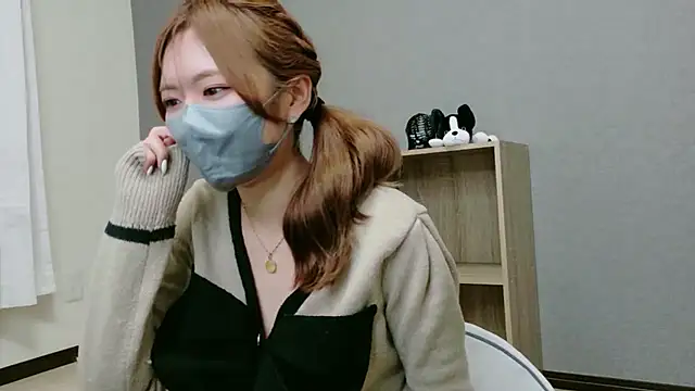YUA 0425 online show from 04-28-26, 05:17