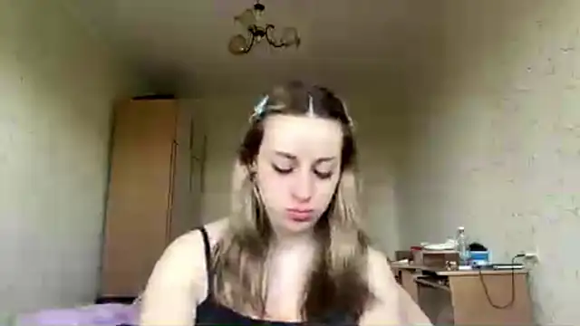Snapshot of SpringSummers chatting on 05-25-26, 07:07 SpringSummers online show from 05-25-26, 07:07