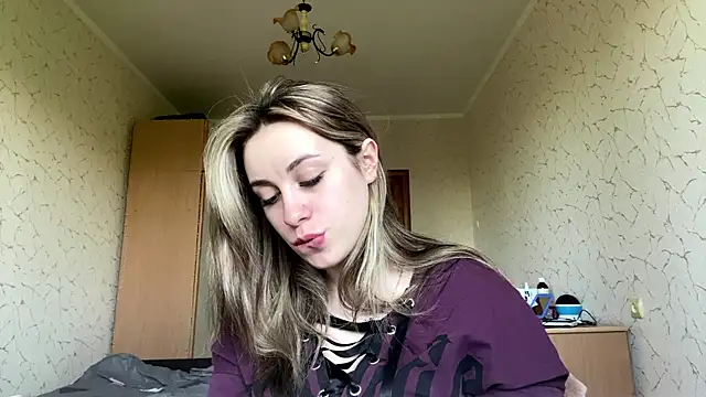 Snapshot of SpringSummers chatting on 05-04-26, 07:11 SpringSummers online show from 05-04-26, 07:11
