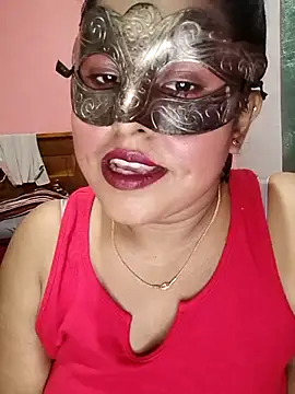 Snapshot of Maskedcurves chatting on 05-08-26, 05:11 Maskedcurves online show from 05-08-26, 05:11