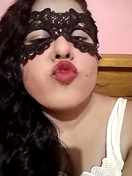 Maskedcurves online show from 04-08-26, 05:20