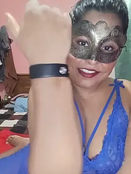 Snapshot of Maskedcurves chatting on 06-18-26, 06:45 Maskedcurves online show from 06-18-26, 06:45