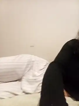 Lolaa92i online show from 04-15-26, 12:27