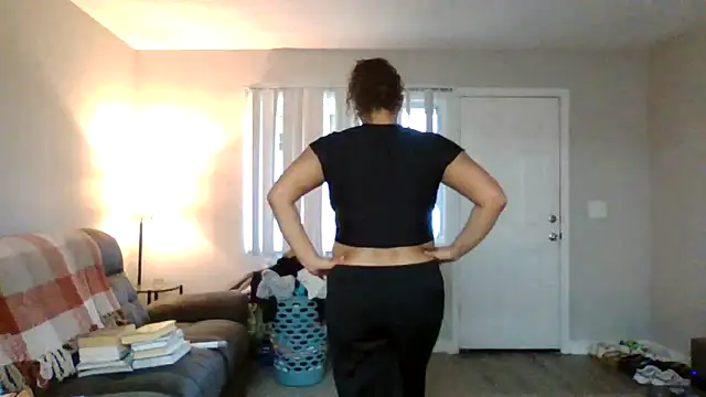 Snapshot of madzbailey chatting on 06-21-26, 10:59 madzbailey online show from 06-21-26, 10:59