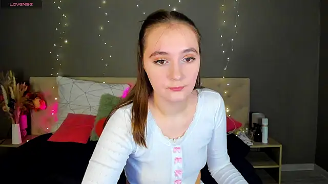 Snapshot of Amy-Desiree chatting on 04-18-26, 01:08 Amy-Desiree online show from 04-18-26, 01:08