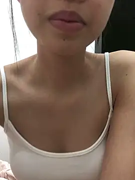 Yenlisu3Zie online show from 04-28-26, 02:49