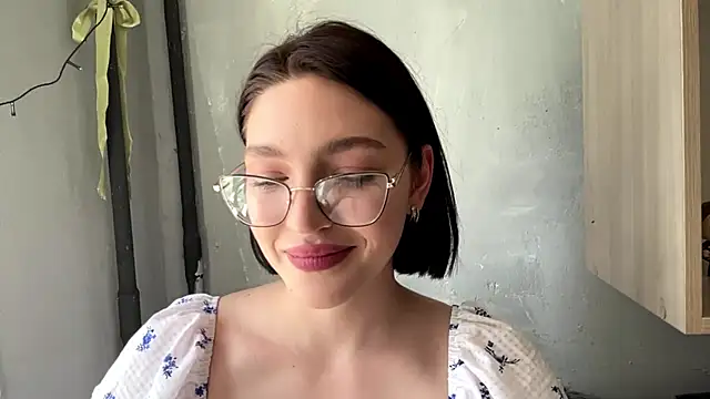 Snapshot of SinfulStarlight chatting on 04-03-26, 08:21 SinfulStarlight online show from 04-03-26, 08:21