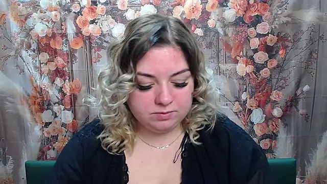 Snapshot of AdelinaMaster chatting on 04-14-26, 05:18 AdelinaMaster online show from 04-14-26, 05:18