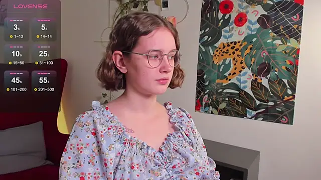 Snapshot of Mia_Moone chatting on 04-04-26, 02:45 Mia Moone online show from 04-04-26, 02:45