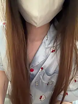 Snapshot of Ss-weiwei chatting on 06-14-26, 01:34 Ss-weiwei online show from 06-14-26, 01:34