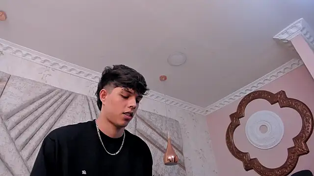 DamiaanXx online show from 04-08-26, 12:39