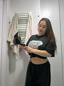 Snapshot of MonikaLoveXx chatting on 04-06-26, 11:55 MonikaLoveXx online show from 04-06-26, 11:55