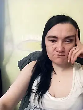 Snapshot of AlissaSecret chatting on 04-04-26, 05:47 AlissaSecret online show from 04-04-26, 05:47