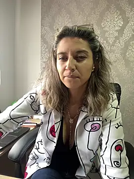 Isabella varella- online show from 07-17-26, 01:08