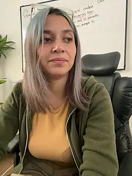 Isabella varella- online show from 07-25-26, 02:12