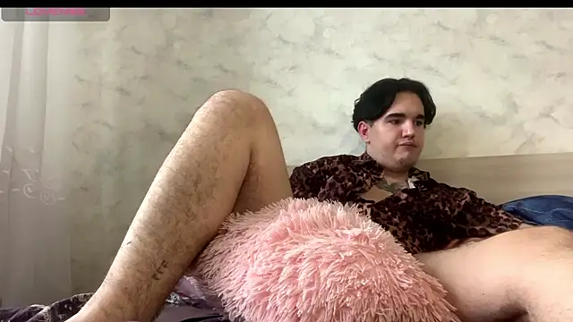 TylerSweet  online show from 04-10-26, 08:21