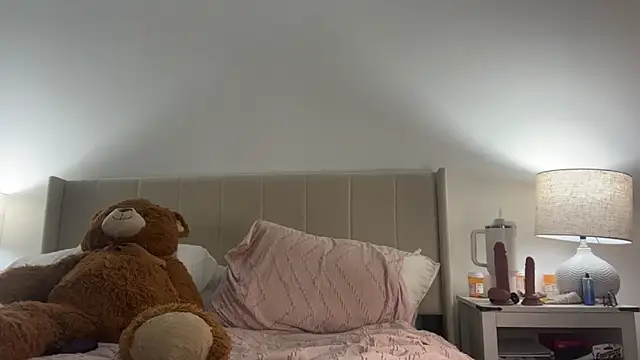 Snapshot of sophieblakee chatting on 04-04-26, 11:00 sophieblakee online show from 04-04-26, 11:00