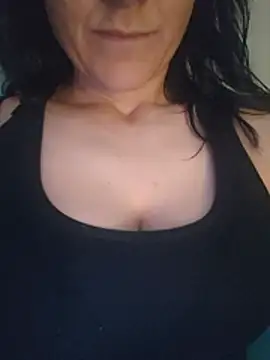 Snapshot of sara_41 chatting on 07-12-26, 08:42 sara 41 online show from 07-12-26, 08:42