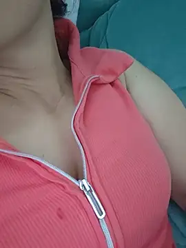 Snapshot of sara_41 chatting on 06-14-26, 07:59 sara 41 online show from 06-14-26, 07:59