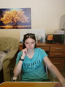 Snapshot of JessicaHolland1 chatting on 06-20-26, 06:46 JessicaHolland1 online show from 06-20-26, 06:46