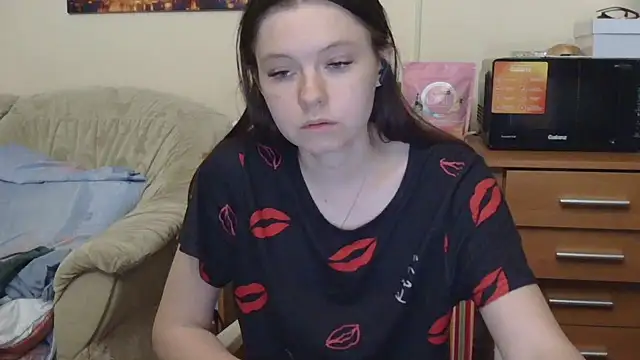 Snapshot of JessicaHolland1 chatting on 05-31-26, 06:09 JessicaHolland1 online show from 05-31-26, 06:09