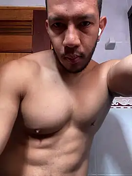 Snapshot of georgeholl chatting on 04-07-26, 03:47 georgeholl online show from 04-07-26, 03:47