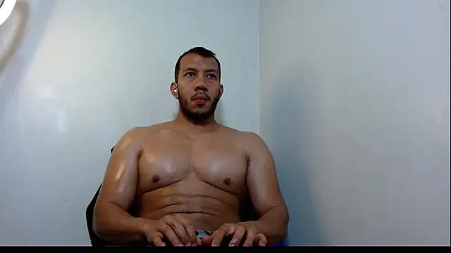 Snapshot of georgeholl chatting on 04-21-26, 06:14 georgeholl online show from 04-21-26, 06:14