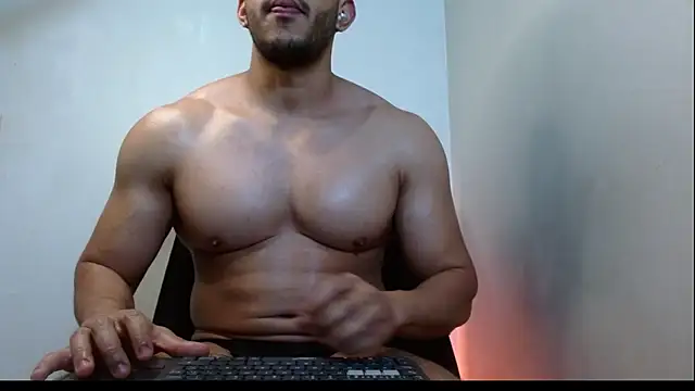 Snapshot of georgeholl chatting on 05-18-26, 08:57 georgeholl online show from 05-18-26, 08:57