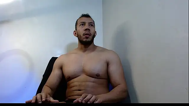 Snapshot of georgeholl chatting on 05-11-26, 04:48 georgeholl online show from 05-11-26, 04:48