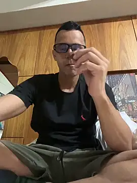 Snapshot of LucasGostoso30 chatting on 04-11-26, 06:33 LucasGostoso30 online show from 04-11-26, 06:33
