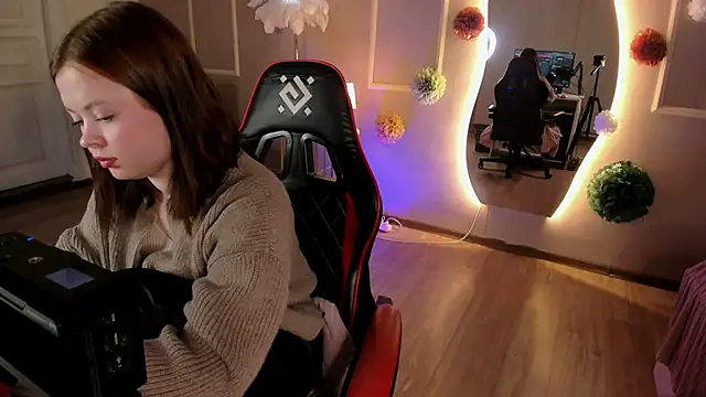 Astra Shade online show from 04-07-26, 02:41