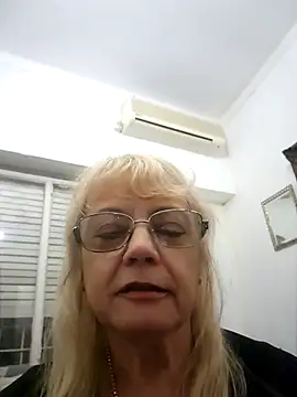 MatureElegantWidow online show from 04-10-26, 10:17