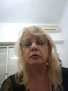 MatureElegantWidow online show from 05-19-26, 11:56