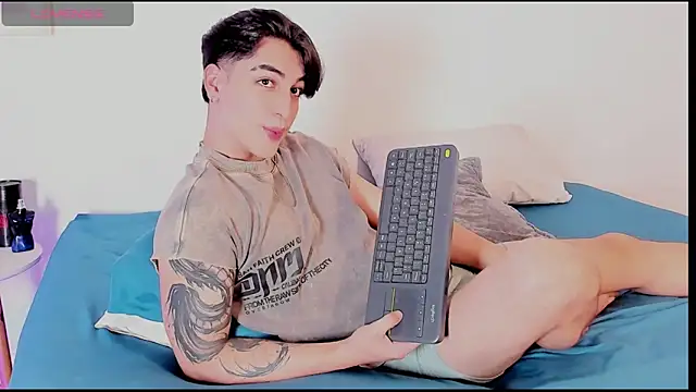 Snapshot of Thiago_angel chatting on 05-12-26, 02:30 Thiago angel online show from 05-12-26, 02:30
