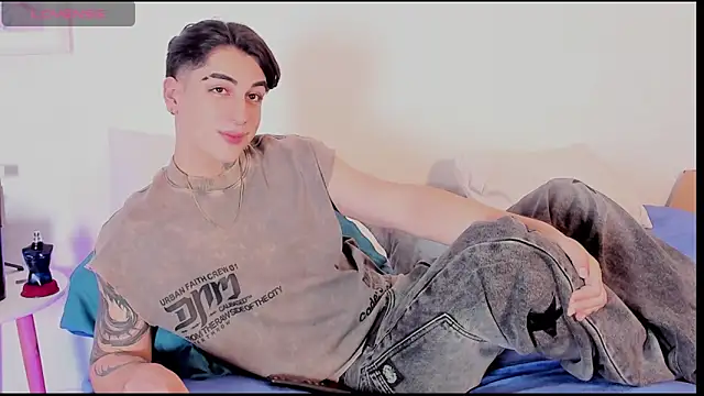 Snapshot of Thiago_angel chatting on 04-25-26, 03:20 Thiago angel online show from 04-25-26, 03:20