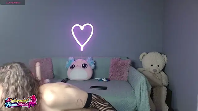 Bea doll online show from 05-14-26, 01:13