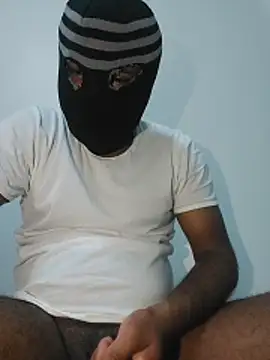 Snapshot of hamy_90 chatting on 04-16-26, 09:39 hamy 90 online show from 04-16-26, 09:39