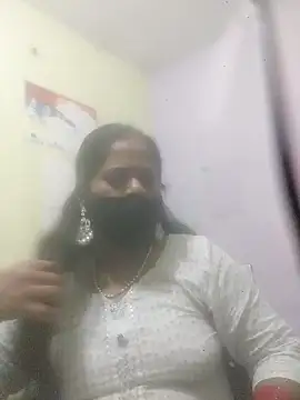 Snapshot of SEEMA_012 chatting on 04-13-26, 05:33 SEEMA 012 online show from 04-13-26, 05:33