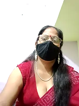Snapshot of SEEMA_012 chatting on 05-13-26, 03:57 SEEMA 012 online show from 05-13-26, 03:57