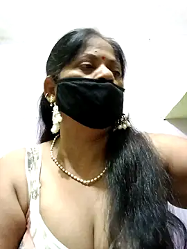 Snapshot of SEEMA_012 chatting on 04-22-26, 05:14 SEEMA 012 online show from 04-22-26, 05:14