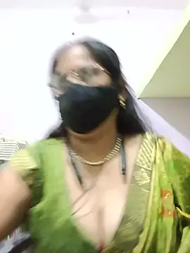 Snapshot of SEEMA_012 chatting on 05-28-26, 05:15 SEEMA 012 online show from 05-28-26, 05:15
