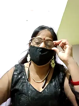 Snapshot of SEEMA_012 chatting on 05-07-26, 04:50 SEEMA 012 online show from 05-07-26, 04:50