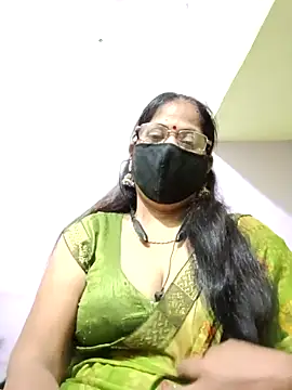 Snapshot of SEEMA_012 chatting on 05-17-26, 04:56 SEEMA 012 online show from 05-17-26, 04:56