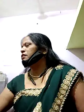 Snapshot of SEEMA_012 chatting on 05-10-26, 10:41 SEEMA 012 online show from 05-10-26, 10:41