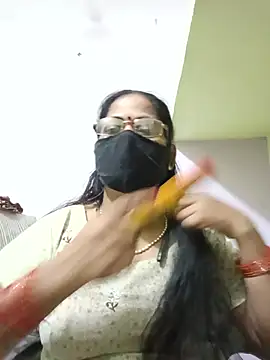 Snapshot of SEEMA_012 chatting on 05-26-26, 04:21 SEEMA 012 online show from 05-26-26, 04:21