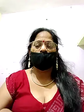 Snapshot of SEEMA_012 chatting on 04-29-26, 05:22 SEEMA 012 online show from 04-29-26, 05:22