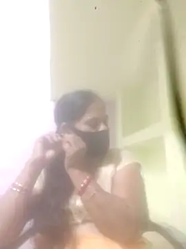 Snapshot of SEEMA_012 chatting on 04-12-26, 05:22 SEEMA 012 online show from 04-12-26, 05:22