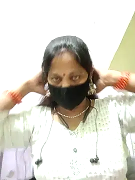 Snapshot of SEEMA_012 chatting on 05-11-26, 04:25 SEEMA 012 online show from 05-11-26, 04:25